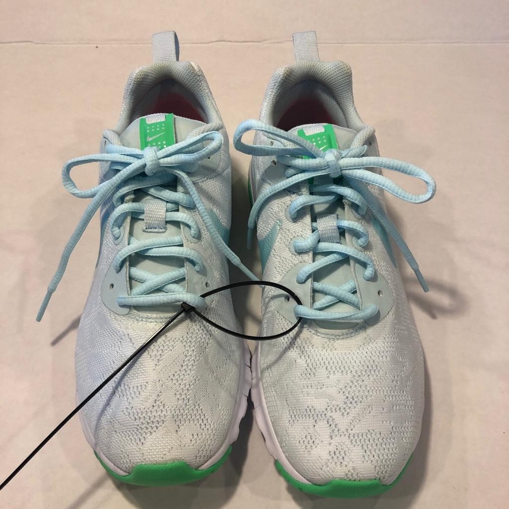 NEW NIKE WOMENS AIR MAX MOTION SNEAKERS